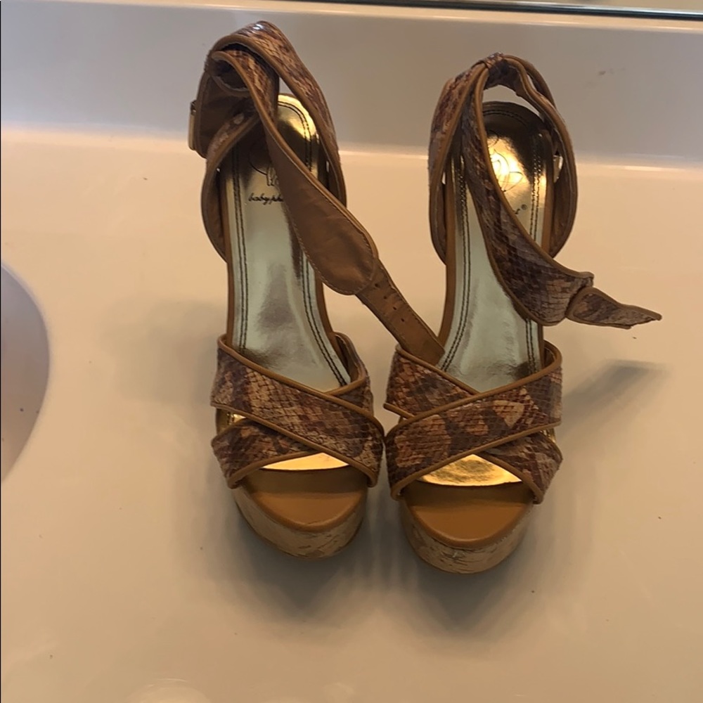 Platform Strapped heels